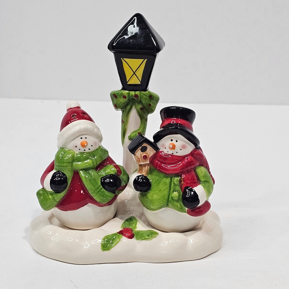Christmas Snowmen Lamp Post Ceramic Salt and Pepper Shakers with Base Set